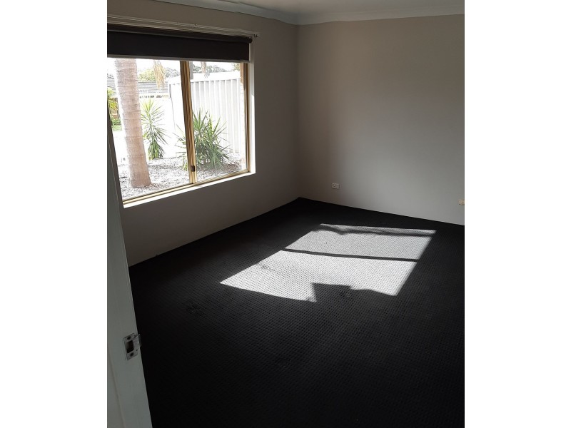 2 Minto Ct, Success WA 6164