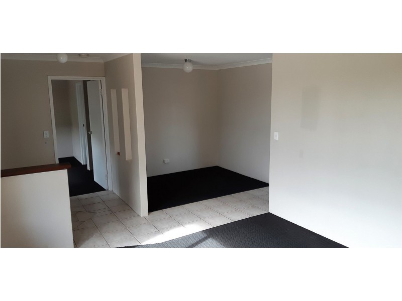 2 Minto Ct, Success WA 6164