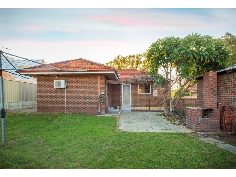 35 Taunton, Karrinyup WA 6018