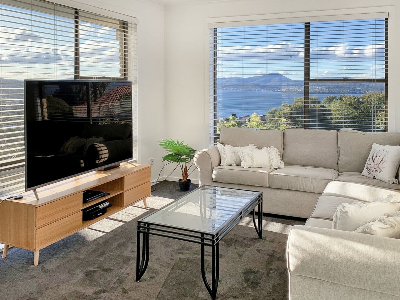 89 Lipscombe Ave, Sandy Bay TAS 7005