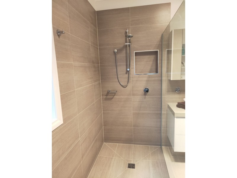 33 Stoke Heath Way, Caroline Springs VIC 3023