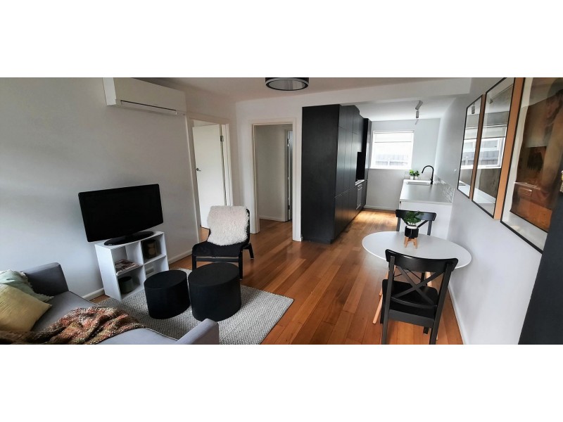 2/72-74 Carlisle St, St Kilda VIC 3182