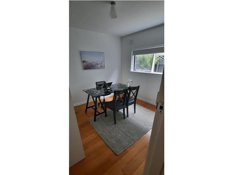 2/72-74 Carlisle St, St Kilda VIC 3182