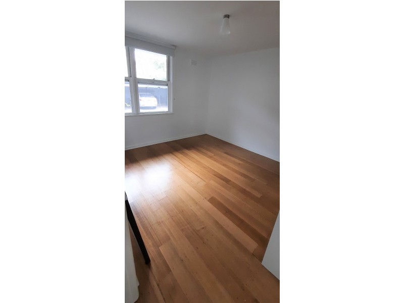 2/72-74 Carlisle St, St Kilda VIC 3182