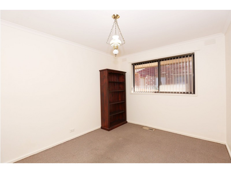 15 Kawana Cres, Glen Waverley VIC 3150