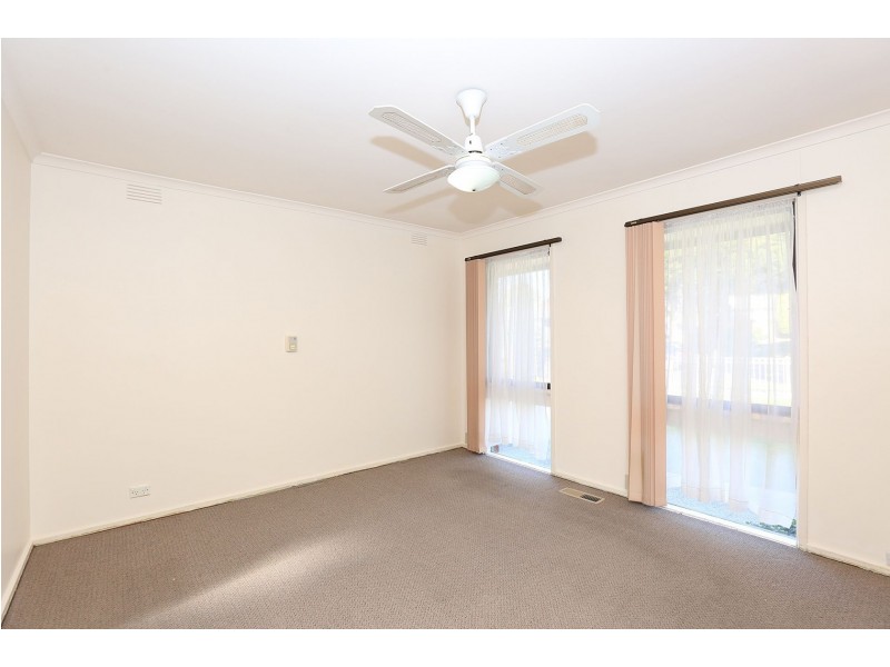 15 Kawana Cres, Glen Waverley VIC 3150