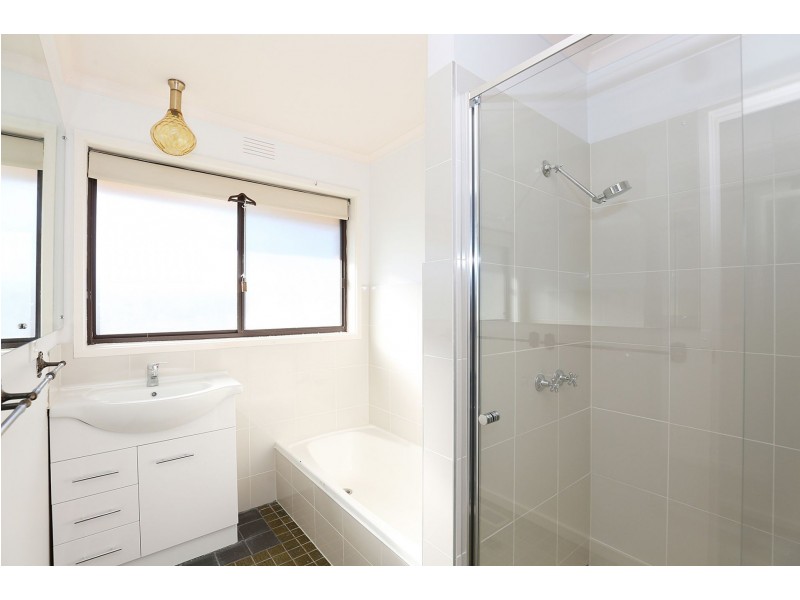 15 Kawana Cres, Glen Waverley VIC 3150