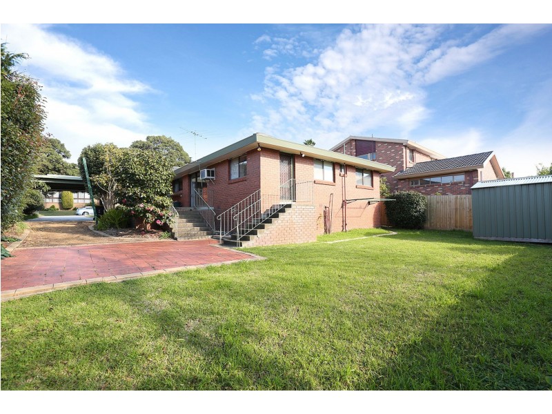15 Kawana Cres, Glen Waverley VIC 3150