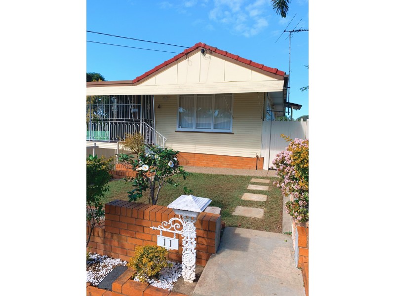 11 Rutherford St, Stafford Heights QLD 4053