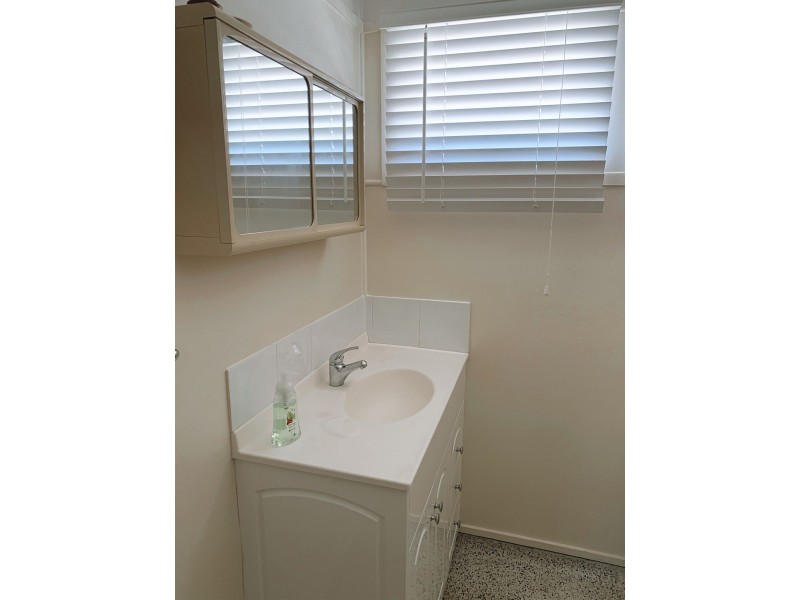 11 Rutherford St, Stafford Heights QLD 4053