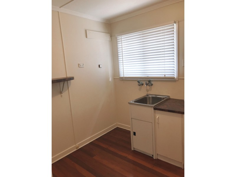 11 Rutherford St, Stafford Heights QLD 4053