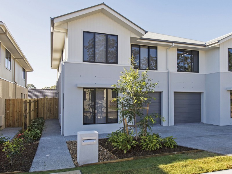 1/4 Angela Way, Pimpama QLD 4209