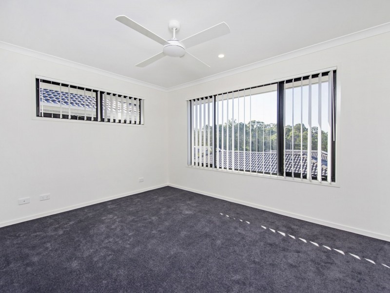 1/4 Angela Way, Pimpama QLD 4209