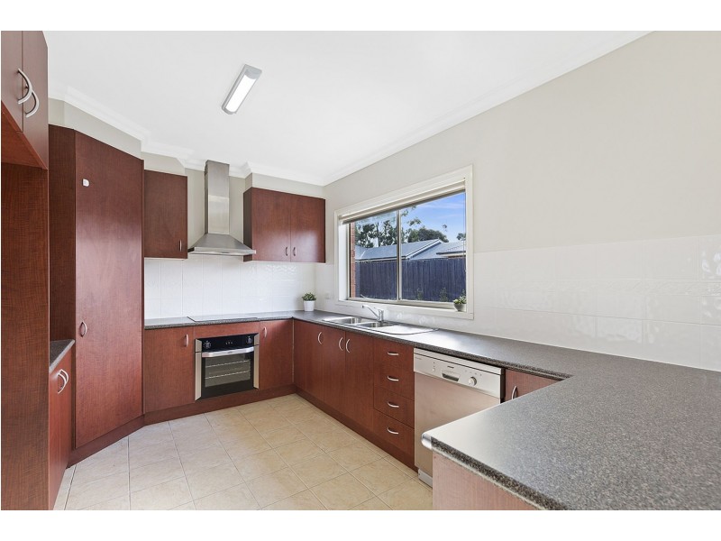 16 Sutton St, Riddells Creek VIC 3431