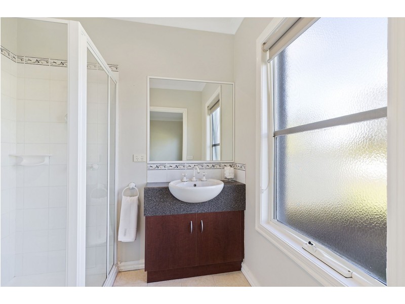 16 Sutton St, Riddells Creek VIC 3431