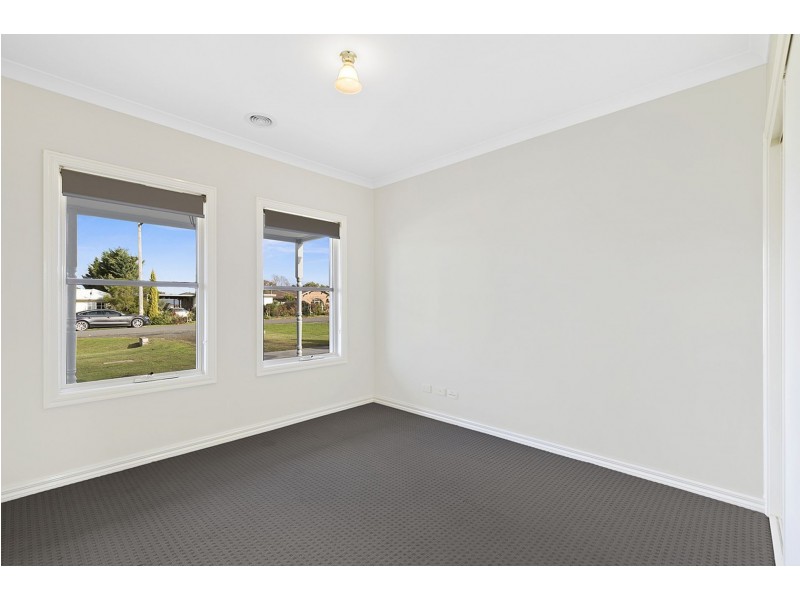 16 Sutton St, Riddells Creek VIC 3431