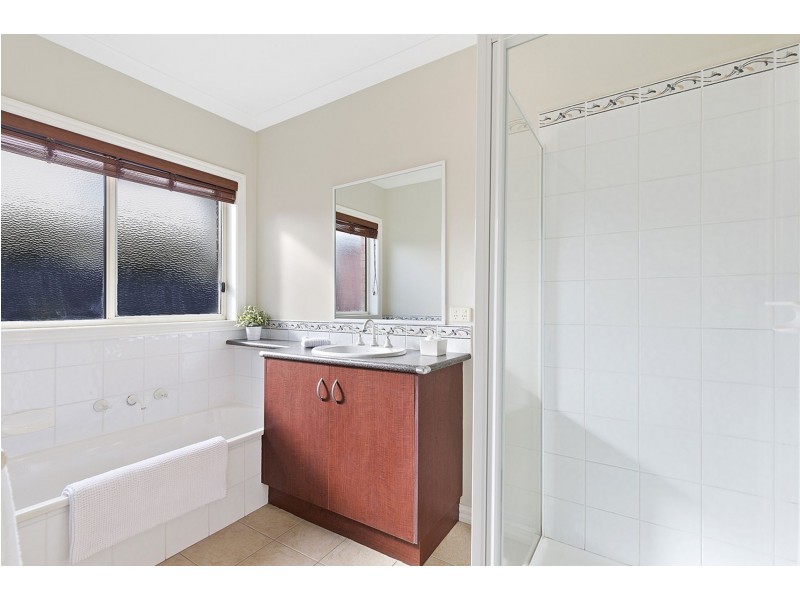 16 Sutton St, Riddells Creek VIC 3431