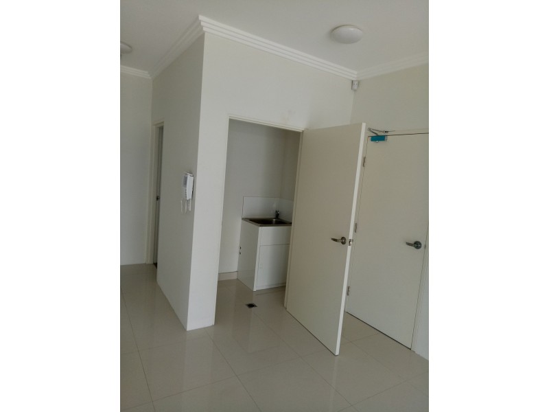 5/4 Barangaroo Rd, Toongabbie NSW 2146