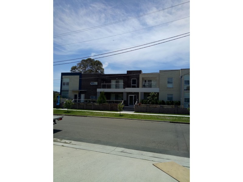 5/4 Barangaroo Rd, Toongabbie NSW 2146