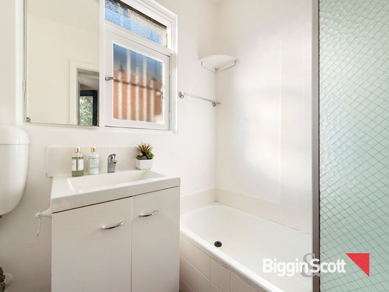 2/12-26 Marine Pde, Abbotsford VIC 3067