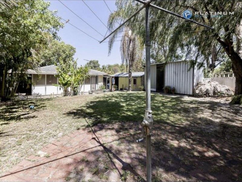 36 Thompson Dr, Wanneroo WA 6065