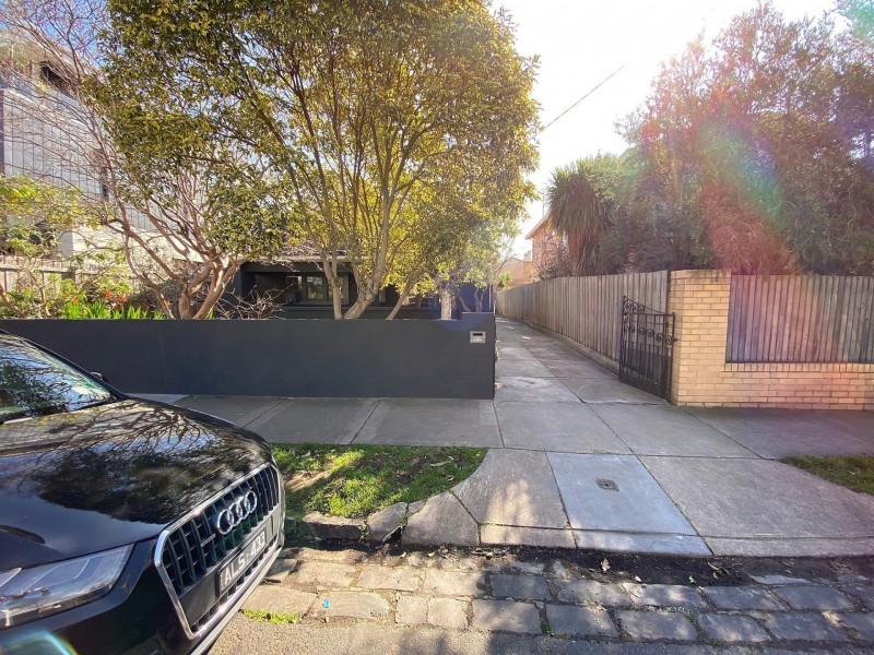 32 Pine Ave, Elwood VIC 3184