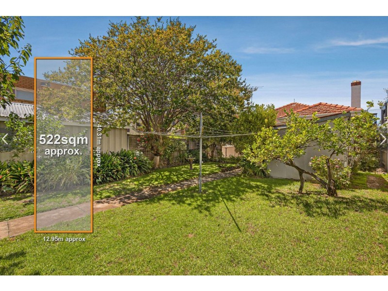 32 Pine Ave, Elwood VIC 3184