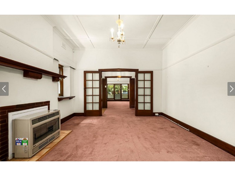 32 Pine Ave, Elwood VIC 3184