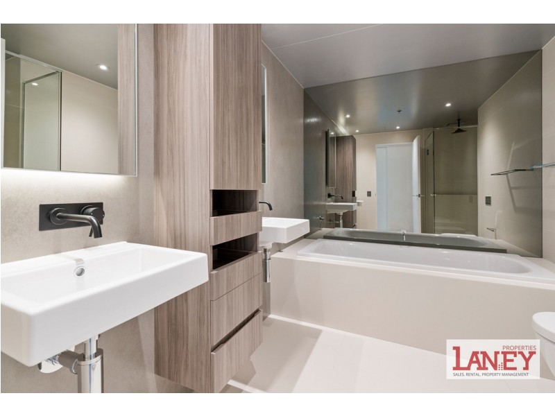 801/81 South Wharf Dr, Docklands VIC 3008