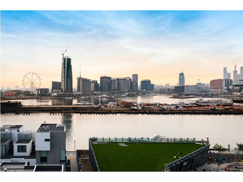801/81 South Wharf Dr, Docklands VIC 3008