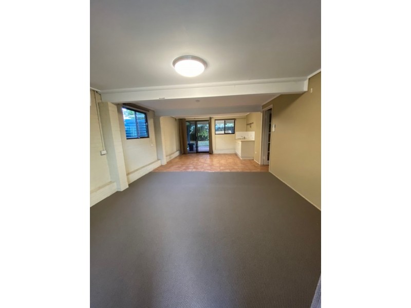 7 Glenside St, Wavell Heights QLD 4012
