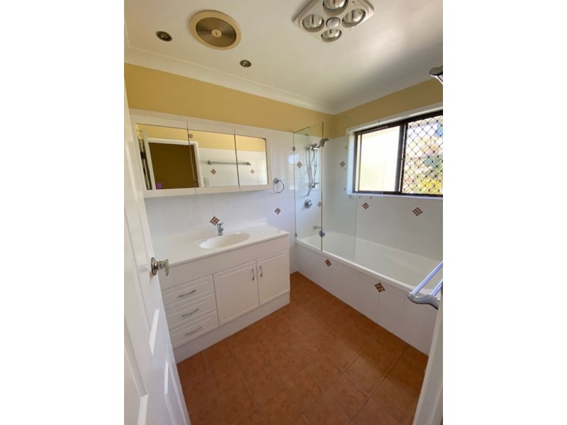 7 Glenside St, Wavell Heights QLD 4012