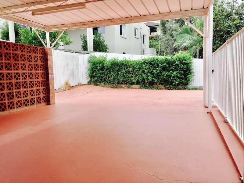 5 Aintree St, Holland Park West QLD 4121