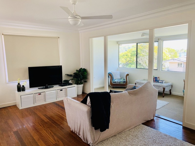 5 Aintree St, Holland Park West QLD 4121