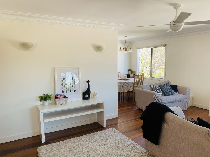 5 Aintree St, Holland Park West QLD 4121