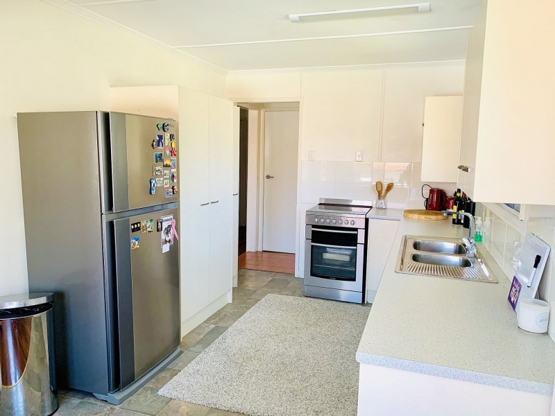 5 Aintree St, Holland Park West QLD 4121