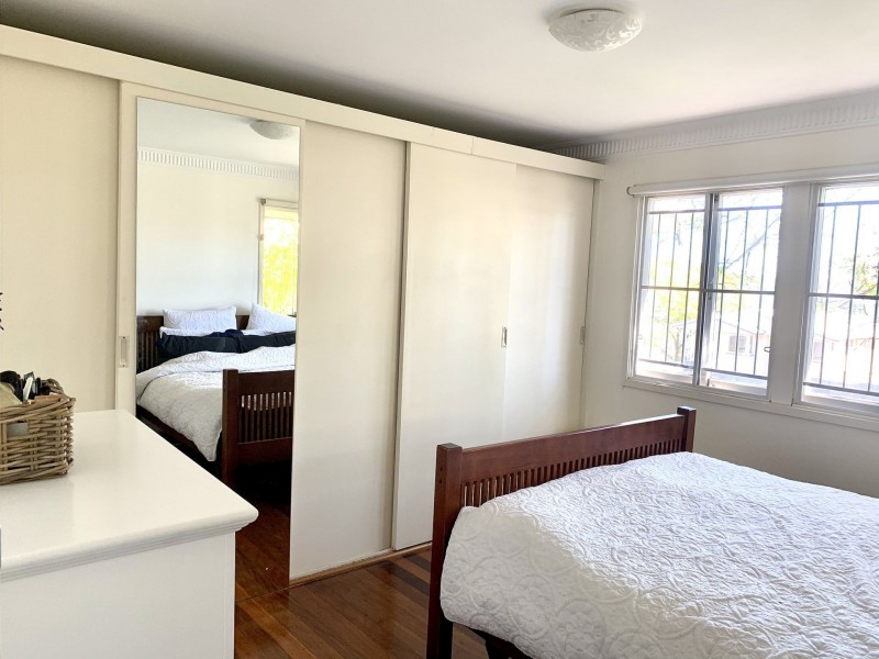 5 Aintree St, Holland Park West QLD 4121