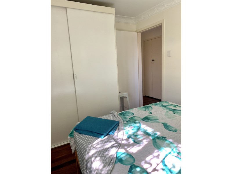 5 Aintree St, Holland Park West QLD 4121