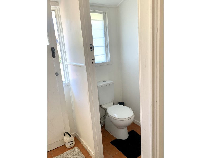 5 Aintree St, Holland Park West QLD 4121