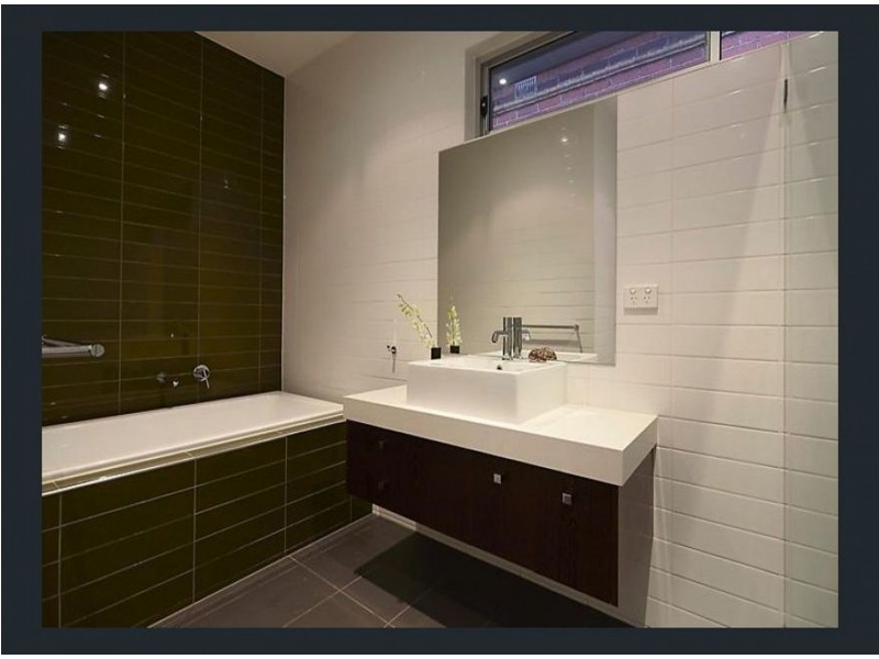 21 Prospect Gr, Northcote VIC 3070