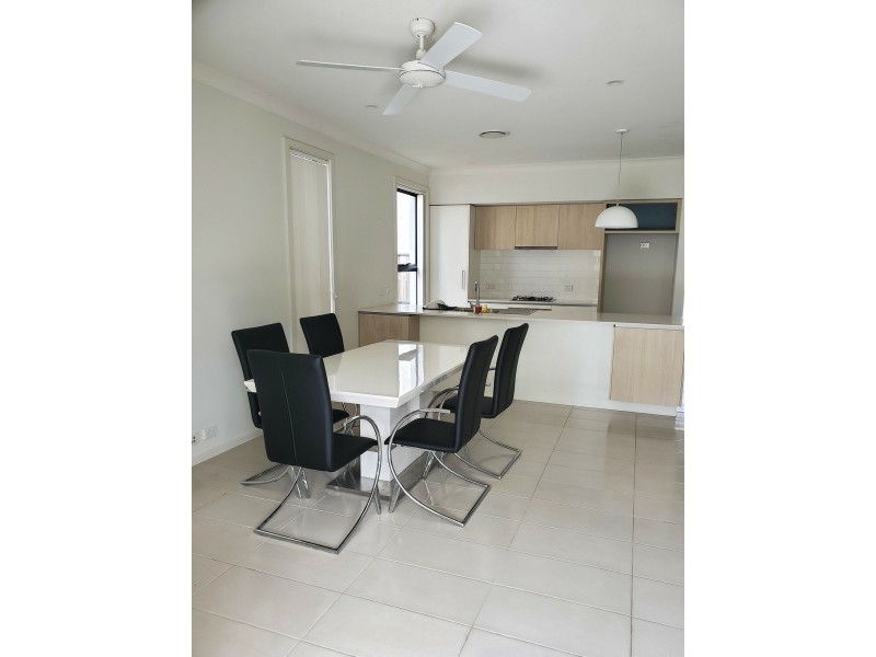 60 Greenbank Dr, Blacktown NSW 2148