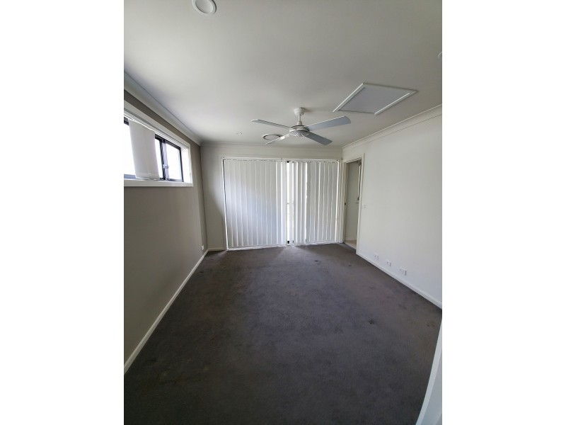 60 Greenbank Dr, Blacktown NSW 2148
