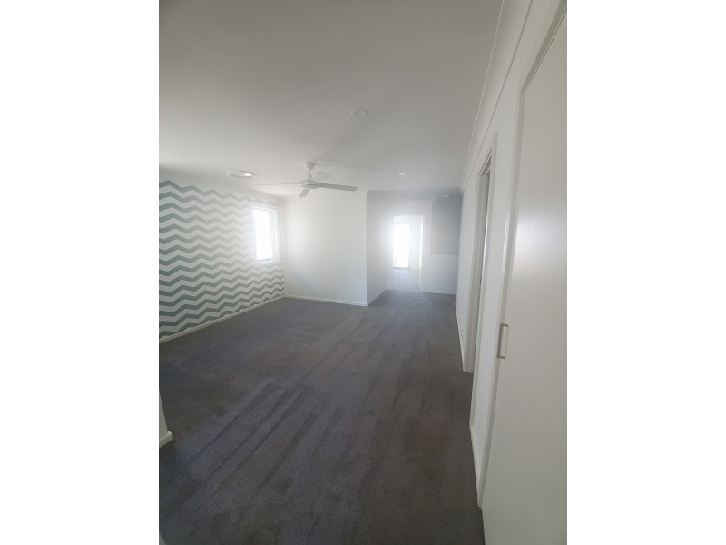 60 Greenbank Dr, Blacktown NSW 2148