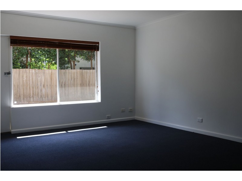 2/16A Latham St, Northcote VIC 3070