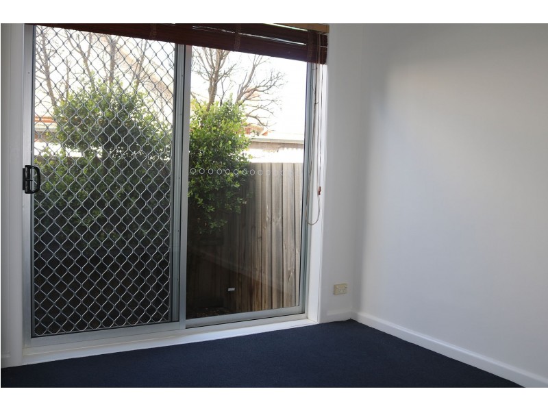 2/16A Latham St, Northcote VIC 3070