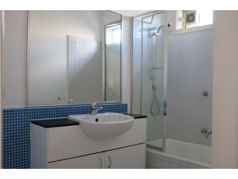 2/16A Latham St, Northcote VIC 3070