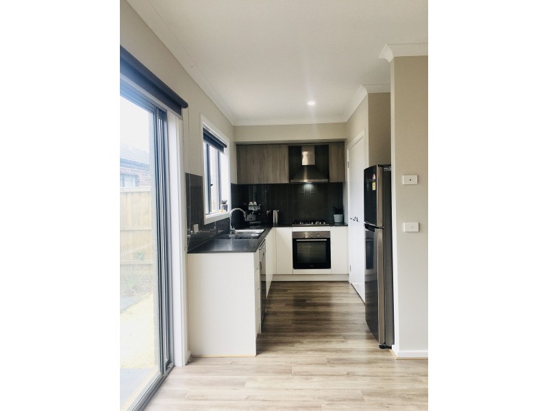 26 Camberwell Pde, Mickleham VIC 3064