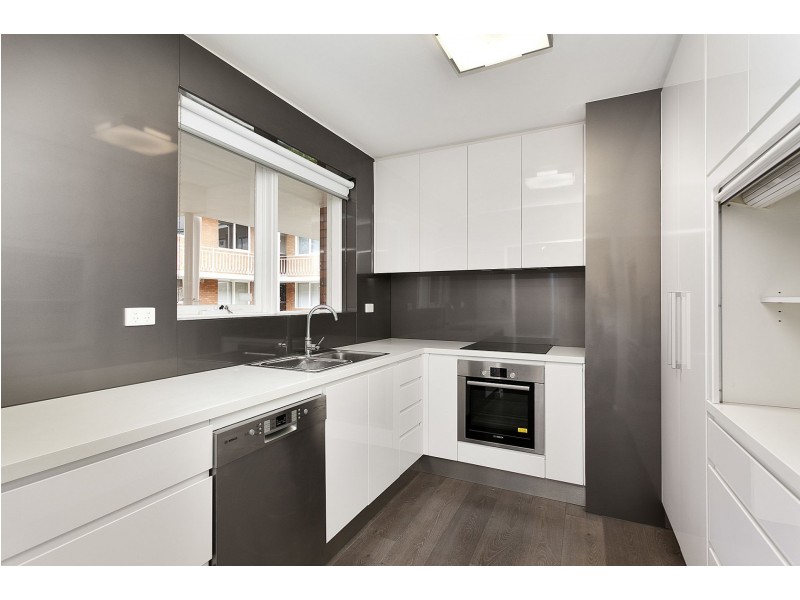 9/50 Morang Rd, Hawthorn VIC 3122