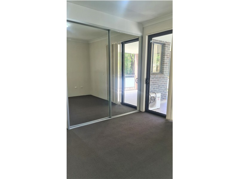 8/1-3 Oxford St, Merrylands NSW 2160
