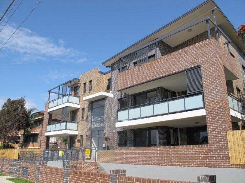 8/1-3 Oxford St, Merrylands NSW 2160